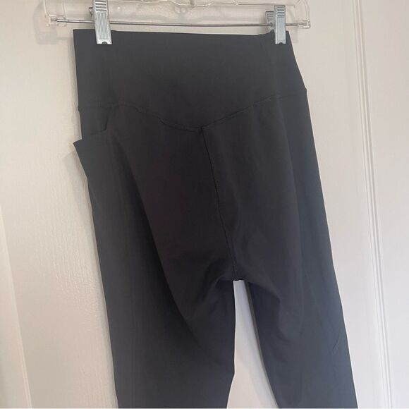 Adidas Black Solid Leggings Size Medium Tight Fit Pocket Aeroready Striped Logo - Picture 9 of 13